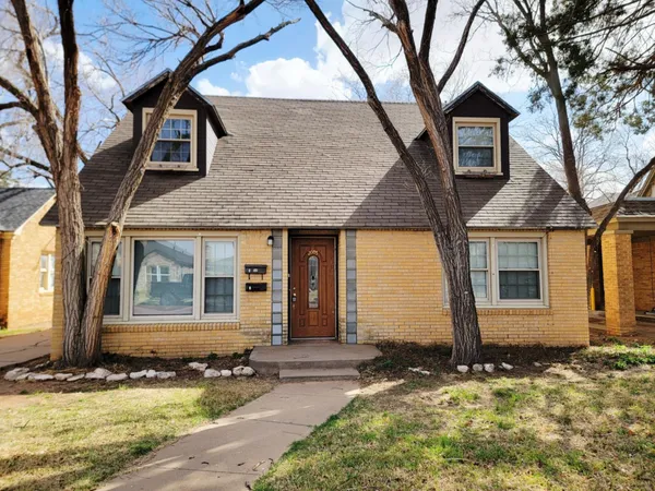 $2,100 | 2003 16th Street, Lubbock, TX 79401