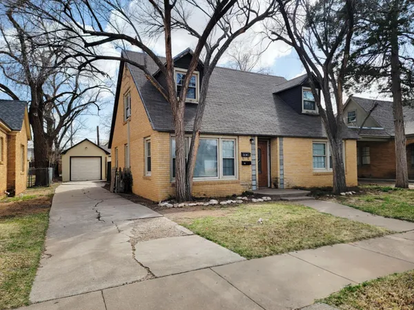 $2,100 | 2003 16th Street, Lubbock, TX 79401