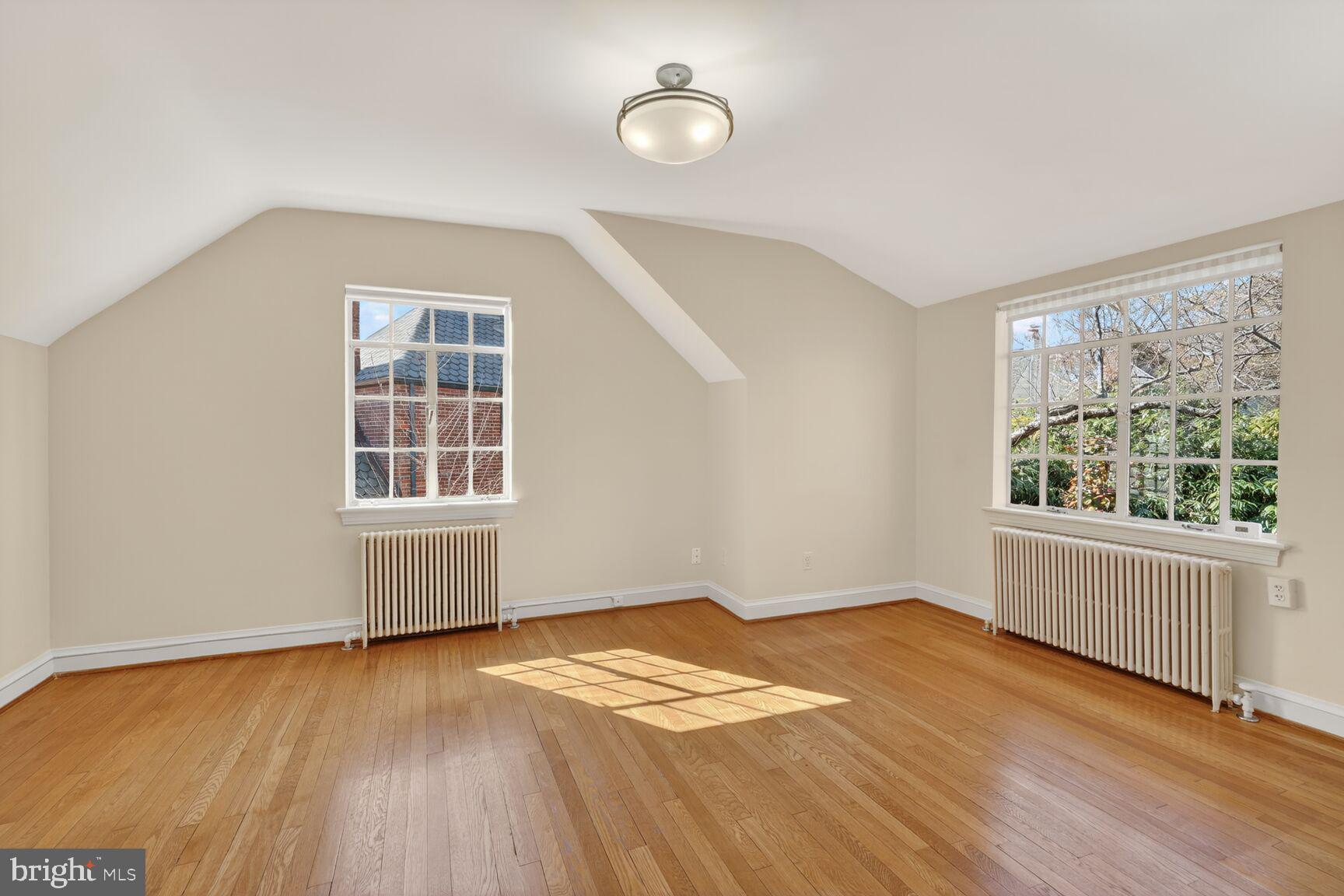 402 Dale Drive Silver Spring, MD 20910 - Photo 15 of 27 Bedroom 4 -upper level