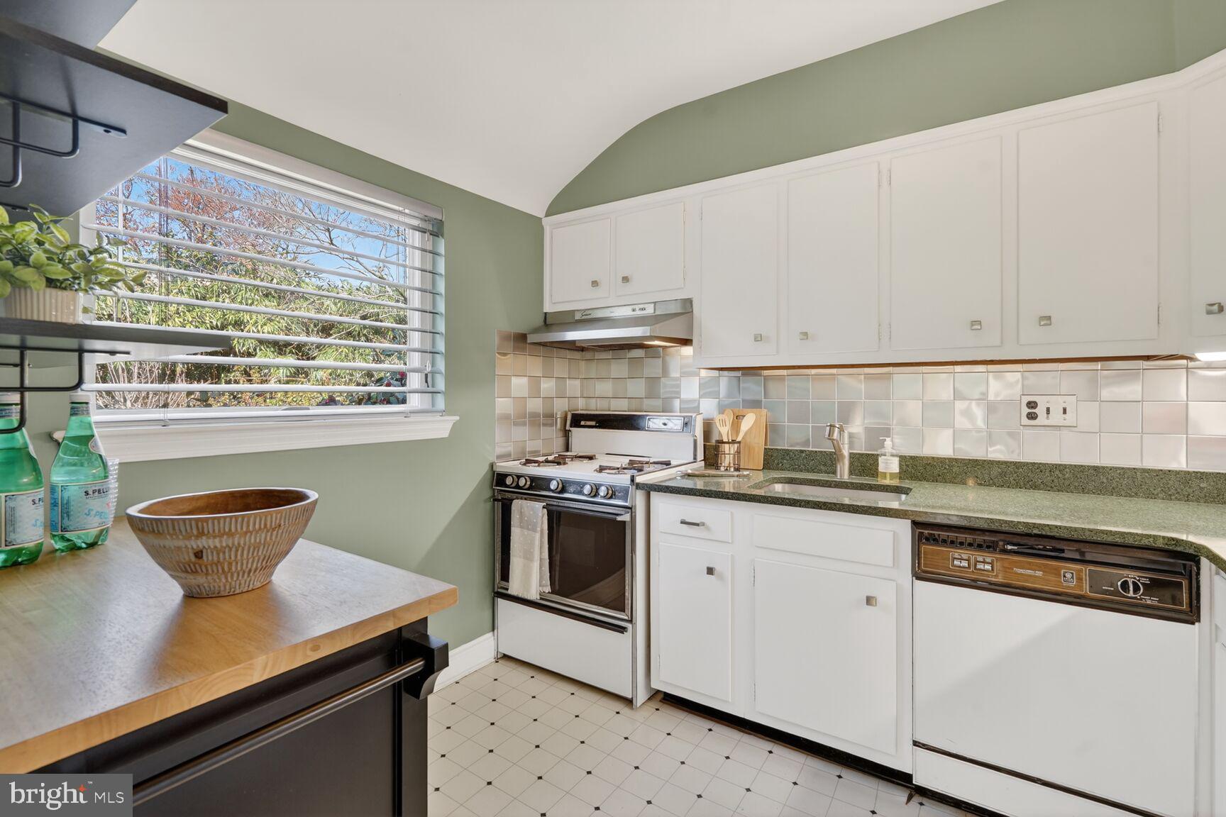 402 Dale Drive Silver Spring, MD 20910 - Photo 6 of 27 Kitchen with quartz counters