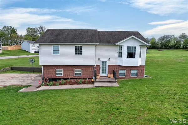 $245,000 | 1420 West Madison Avenue, Lebanon, MO 65536