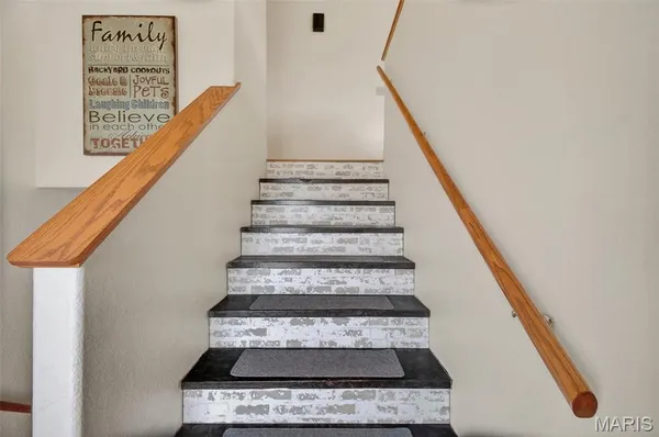 $245,000 | 1420 West Madison Avenue, Lebanon, MO 65536