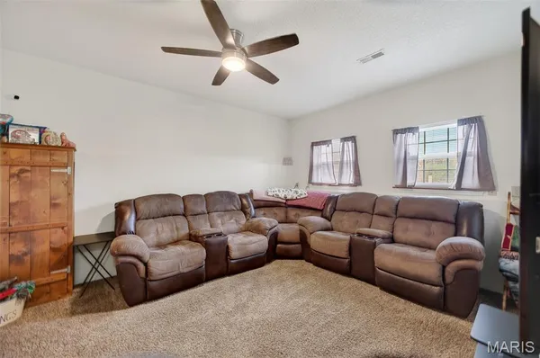 $245,000 | 1420 West Madison Avenue, Lebanon, MO 65536