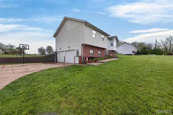 $245,000 | 1420 West Madison Avenue, Lebanon, MO 65536