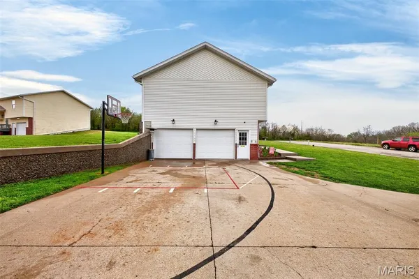 $245,000 | 1420 West Madison Avenue, Lebanon, MO 65536
