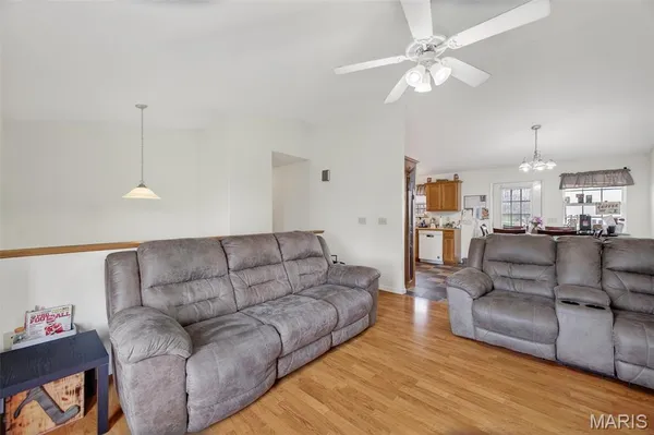 $245,000 | 1420 West Madison Avenue, Lebanon, MO 65536