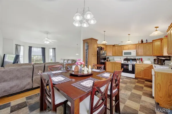 $245,000 | 1420 West Madison Avenue, Lebanon, MO 65536