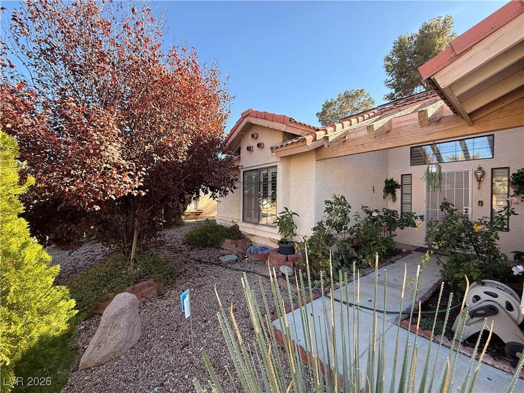 6425 West Eagle Point Road Las Vegas, NV 89108 - Photo 5 of 42