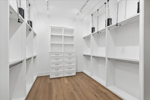$1,299,000 | 20 Crain Sq Boulevard, Houston, TX 77025