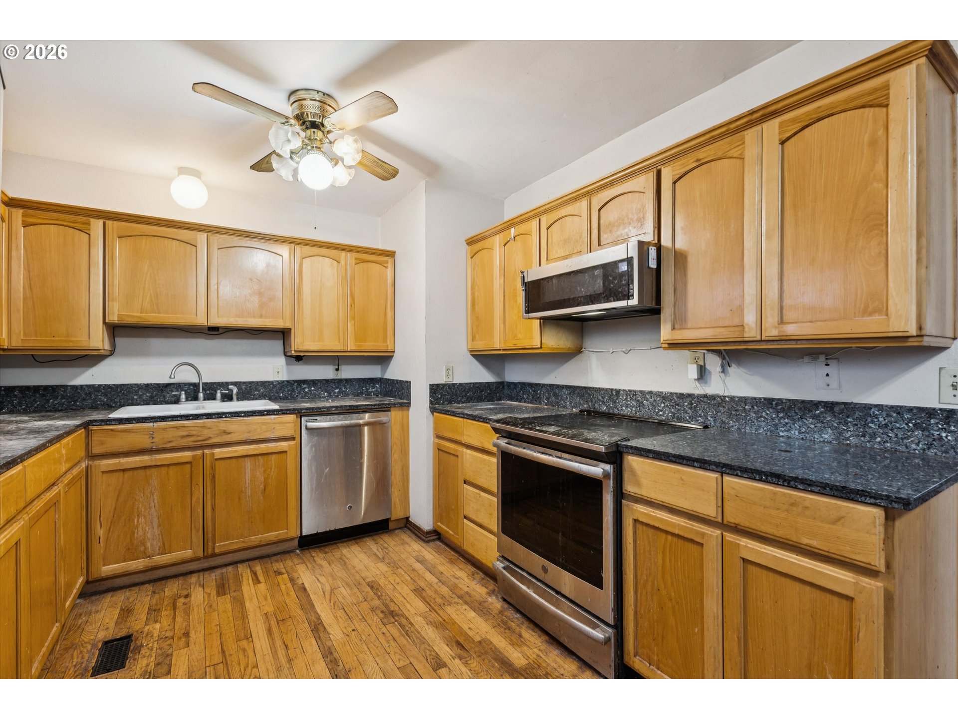 597 South Fawn Street Cornelius, OR 97113 - Photo 9 of 37