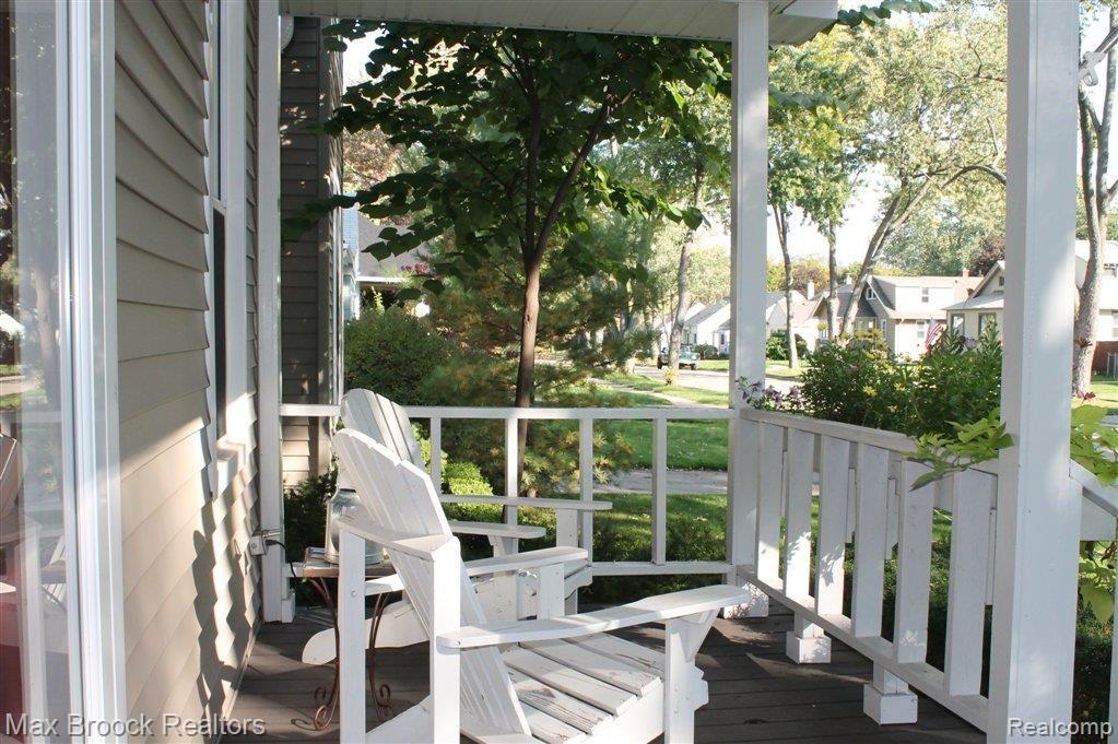 2254 Rosemont Road Berkley, MI 48072 - Photo 4 of 39 Front Porch