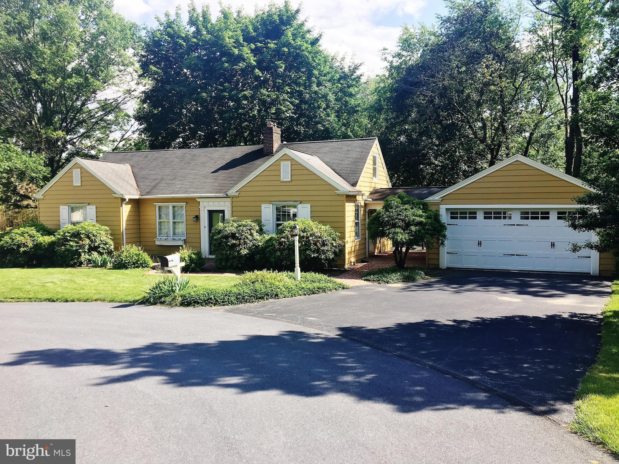 113 Circle Road Lancaster, PA 17601 - Photo 1 of 28 Gallery Image 1