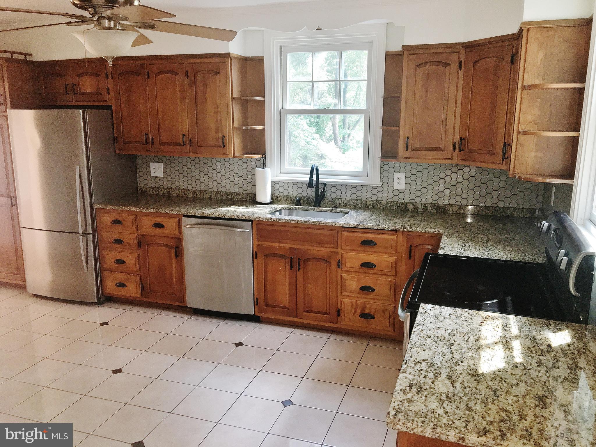 113 Circle Road Lancaster, PA 17601 - Photo 3 of 28 Gallery Image 3
