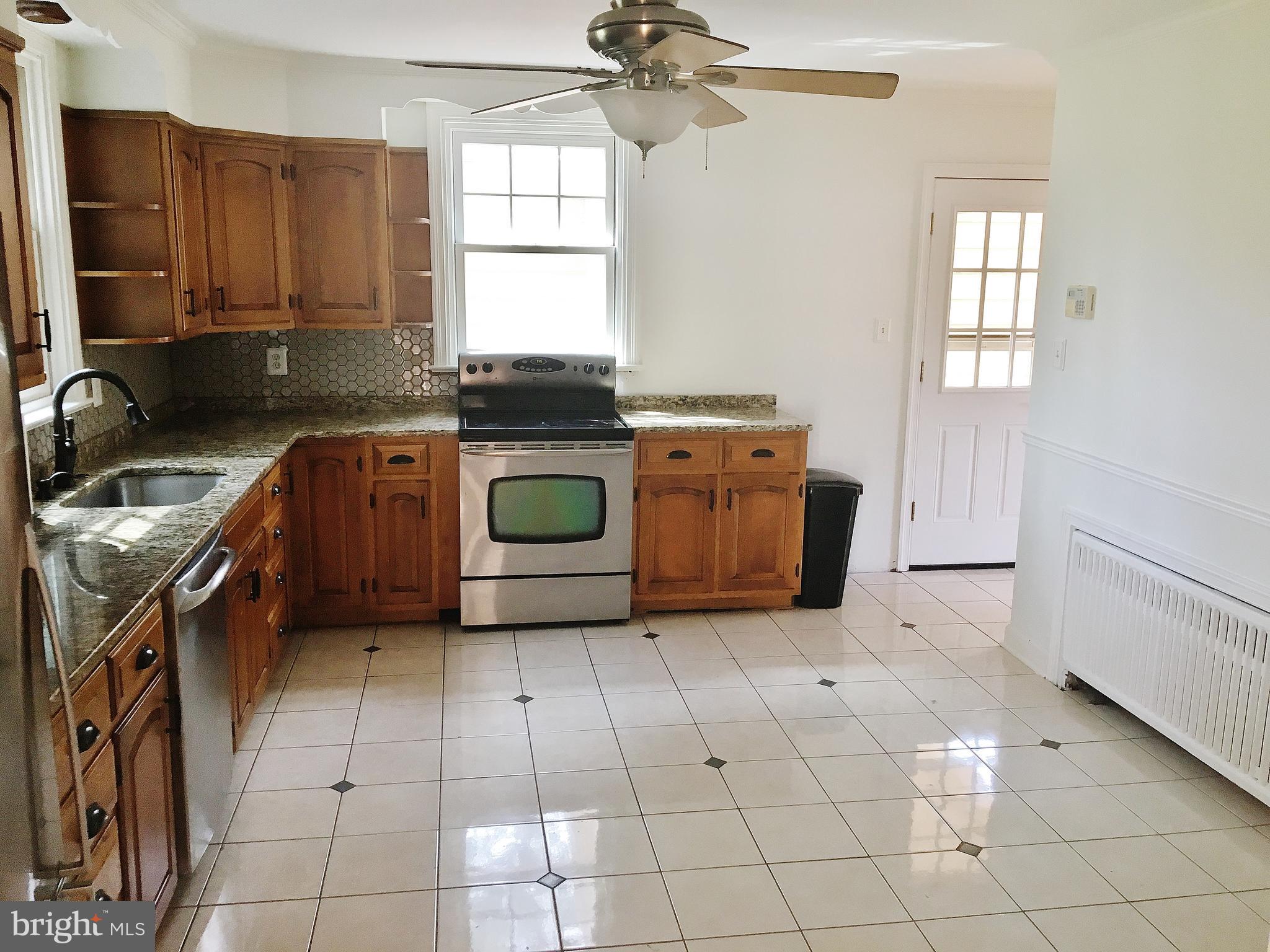 113 Circle Road Lancaster, PA 17601 - Photo 4 of 28 Gallery Image 4