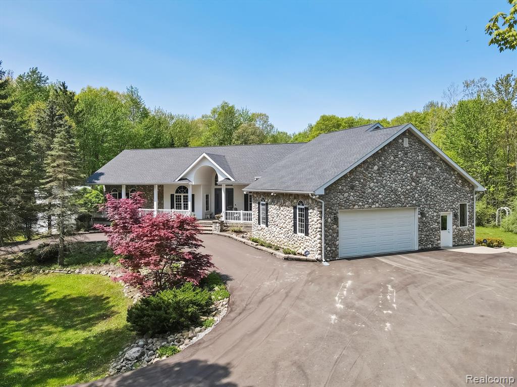 10333 Gibbs Road Clarkston, MI 48348 - Photo 5 of 87