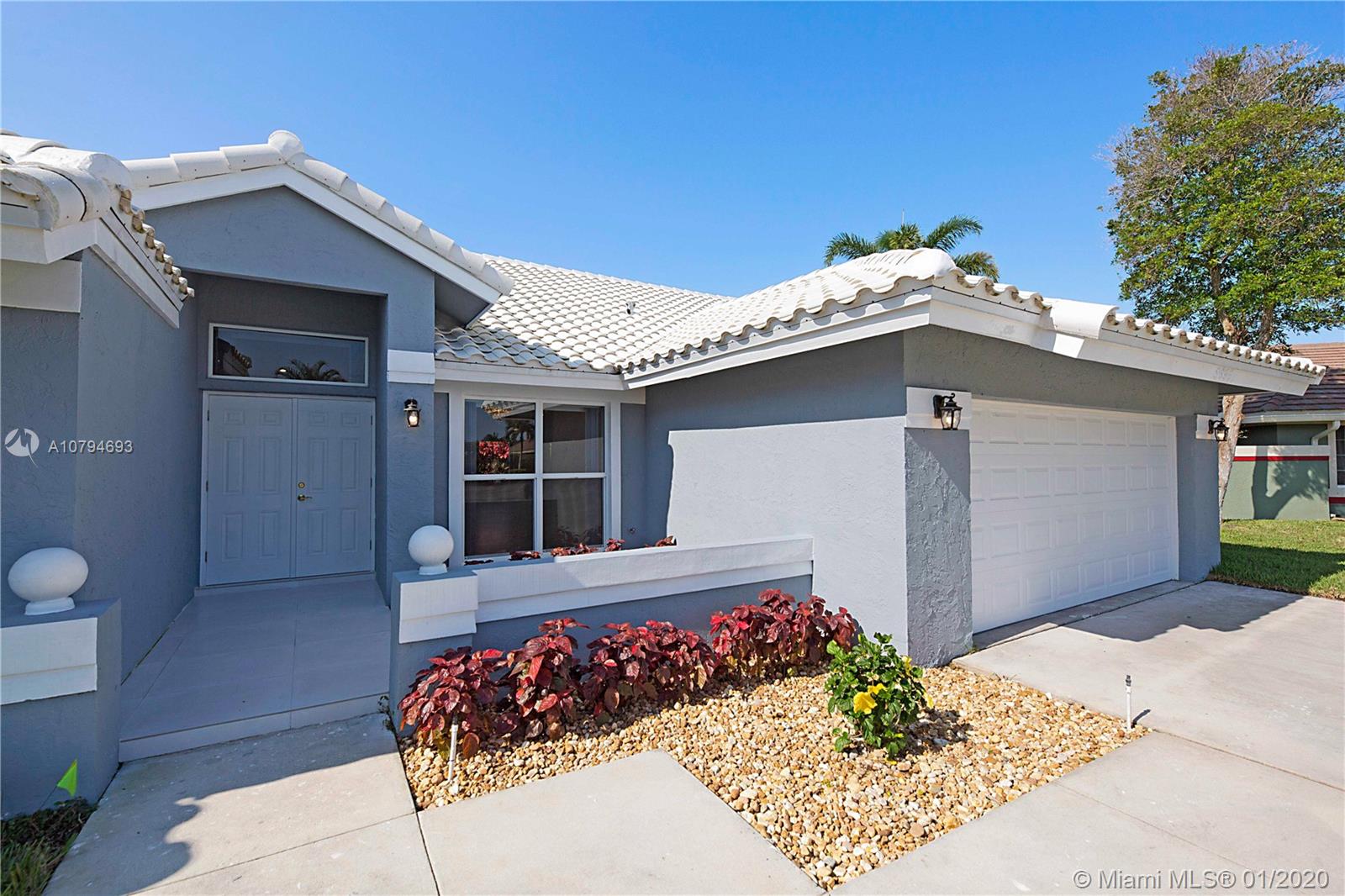 9696 West Lake Court Boca Raton, FL 33434 - Photo 2 of 27 Gallery Image 2
