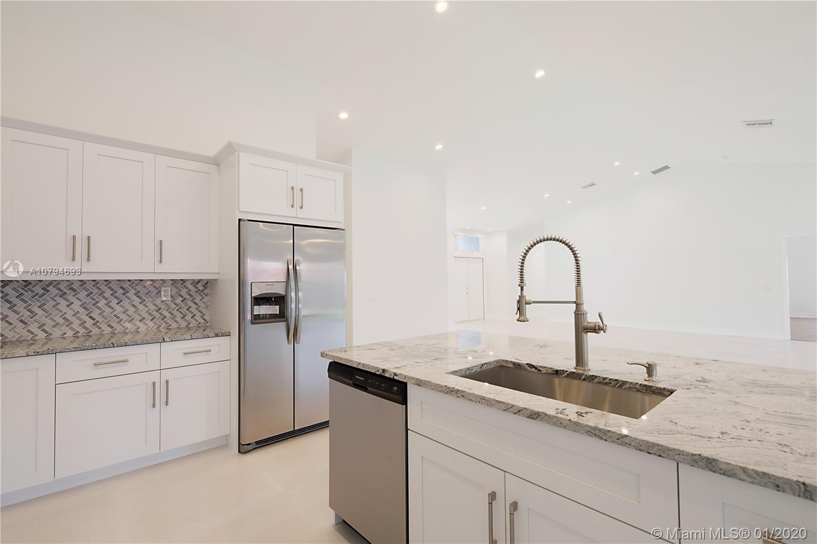 9696 West Lake Court Boca Raton, FL 33434 - Photo 13 of 27 Gallery Image 13