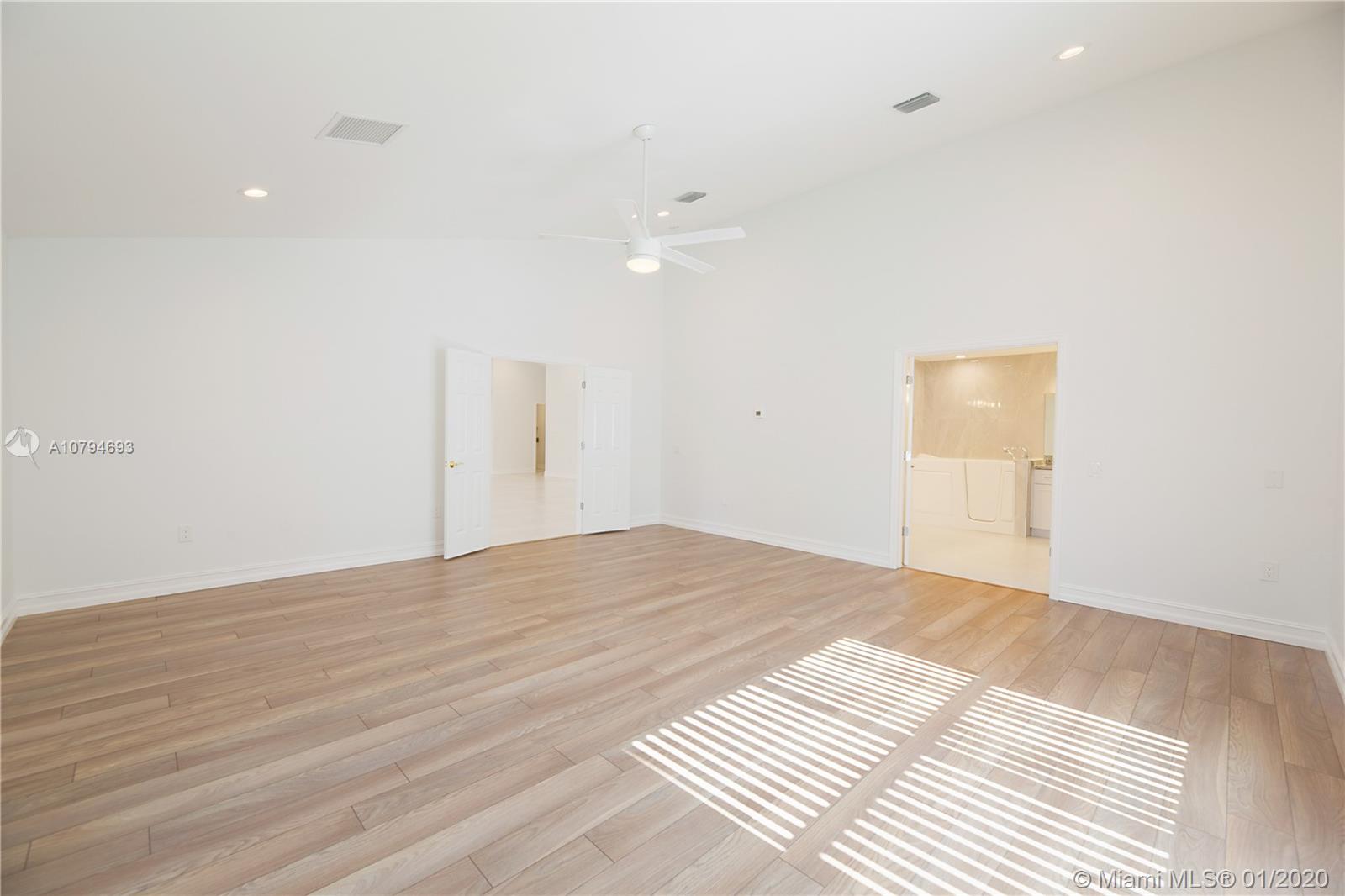 9696 West Lake Court Boca Raton, FL 33434 - Photo 15 of 27 Gallery Image 15