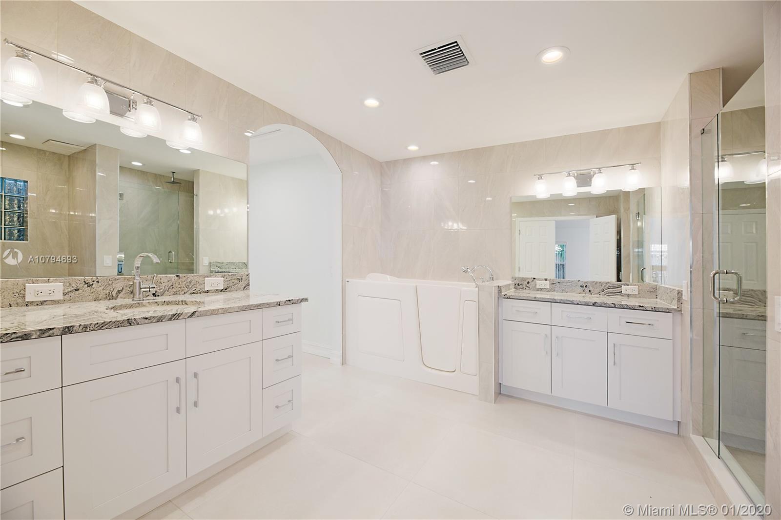 9696 West Lake Court Boca Raton, FL 33434 - Photo 17 of 27 Gallery Image 17
