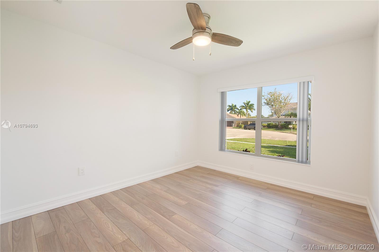 9696 West Lake Court Boca Raton, FL 33434 - Photo 20 of 27 Gallery Image 20