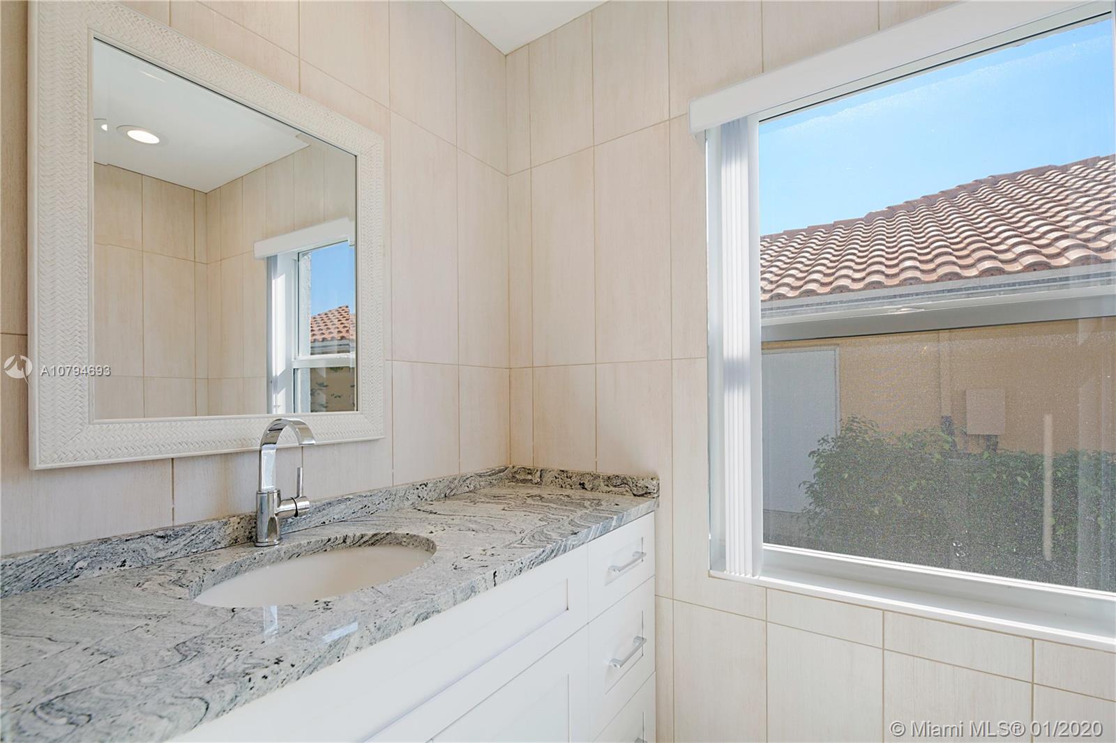 9696 West Lake Court Boca Raton, FL 33434 - Photo 21 of 27 Gallery Image 21