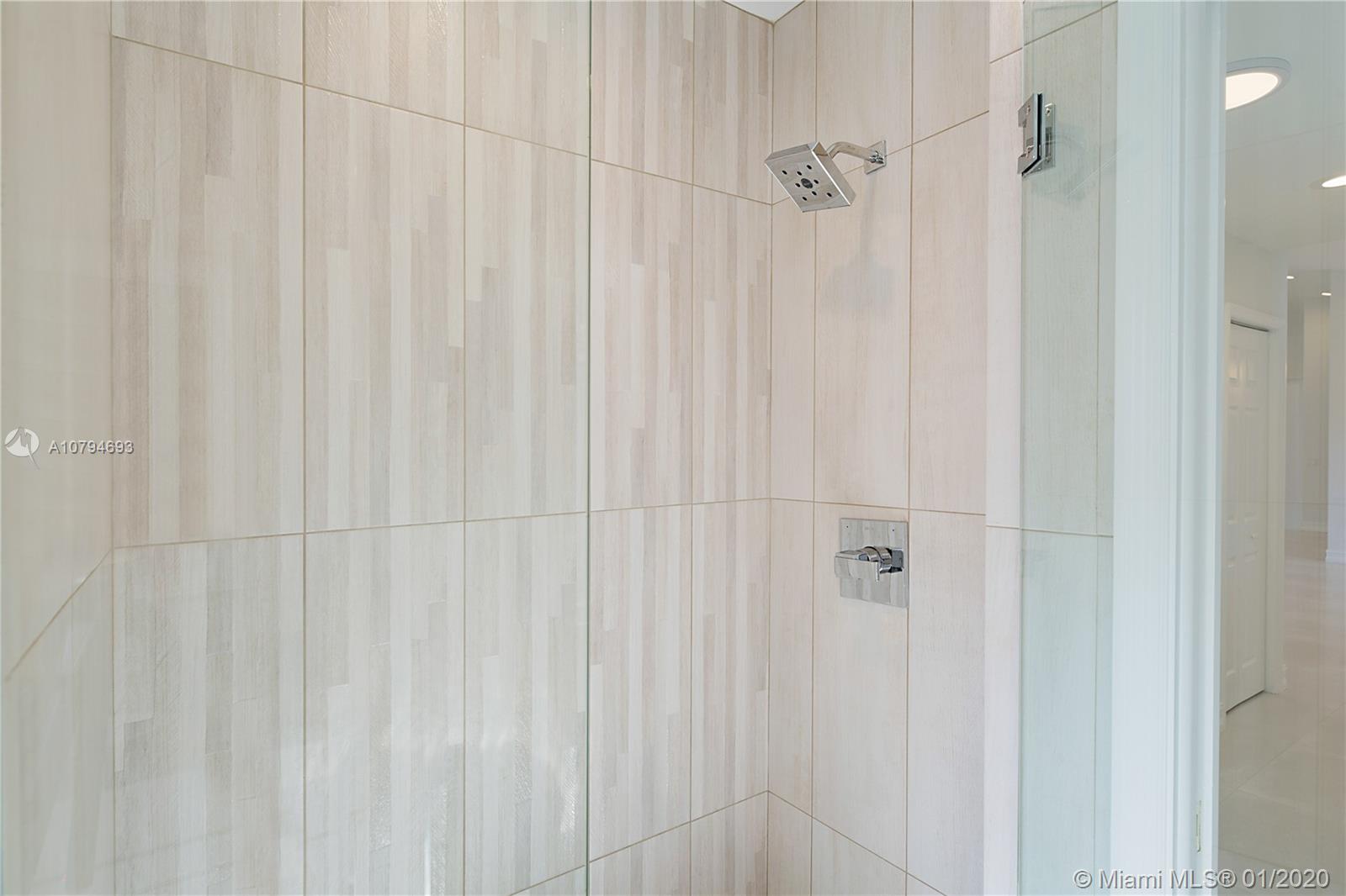9696 West Lake Court Boca Raton, FL 33434 - Photo 22 of 27 Gallery Image 22