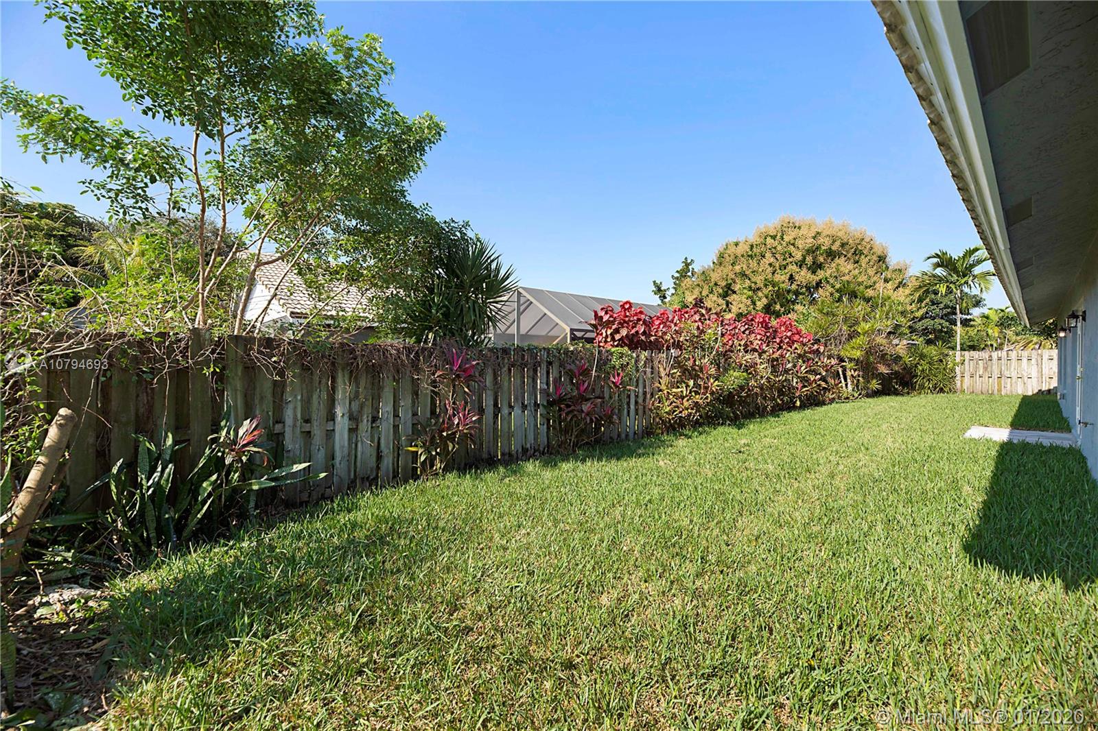 9696 West Lake Court Boca Raton, FL 33434 - Photo 26 of 27 Gallery Image 26