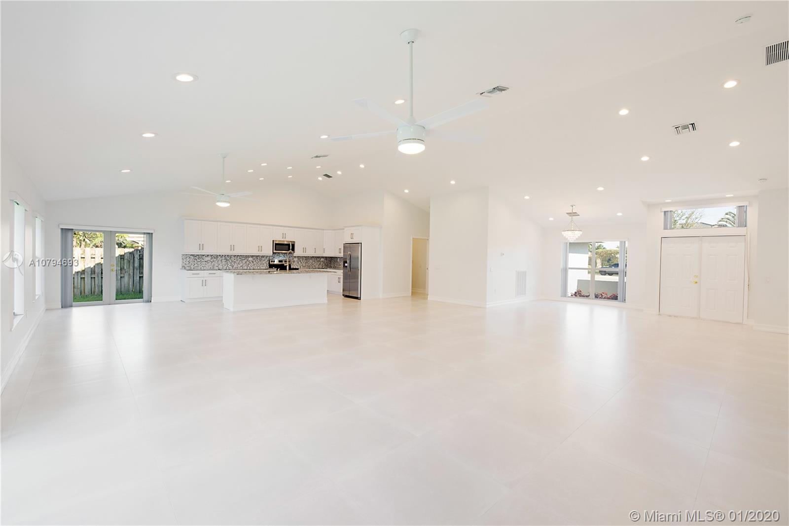9696 West Lake Court Boca Raton, FL 33434 - Photo 6 of 27 Gallery Image 6