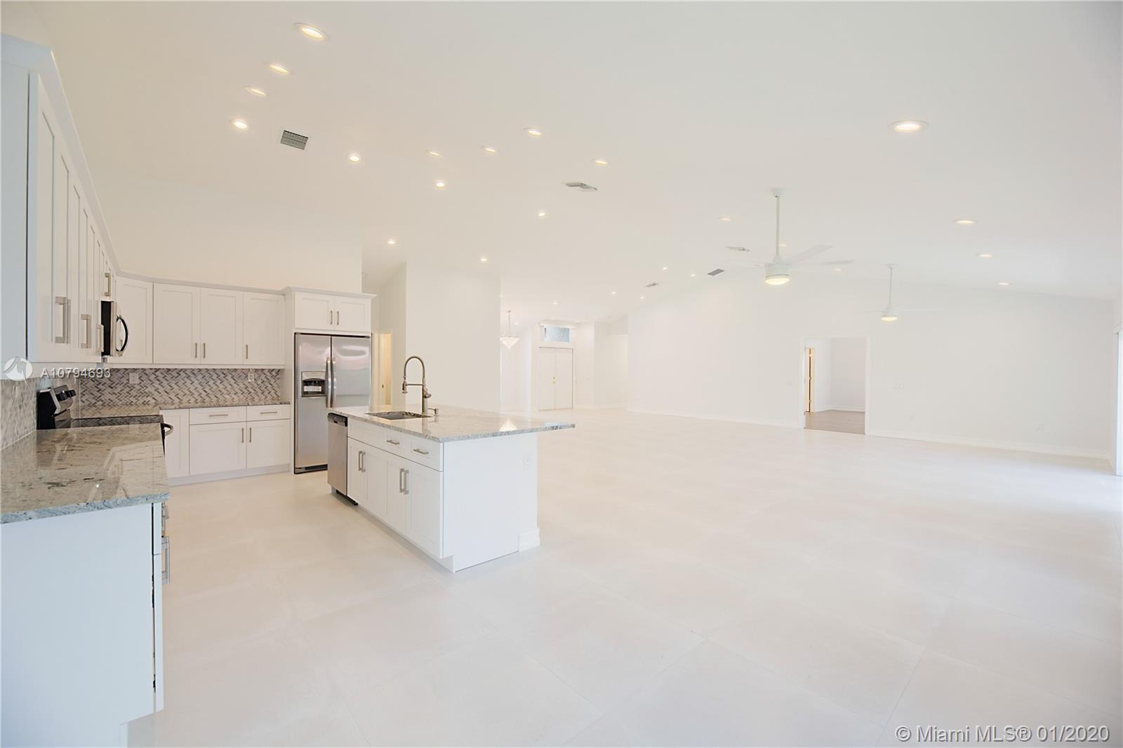 9696 West Lake Court Boca Raton, FL 33434 - Photo 8 of 27 Gallery Image 8