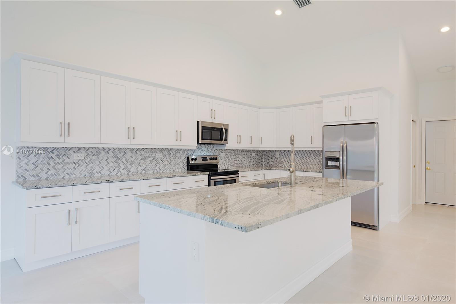 9696 West Lake Court Boca Raton, FL 33434 - Photo 9 of 27 Gallery Image 9