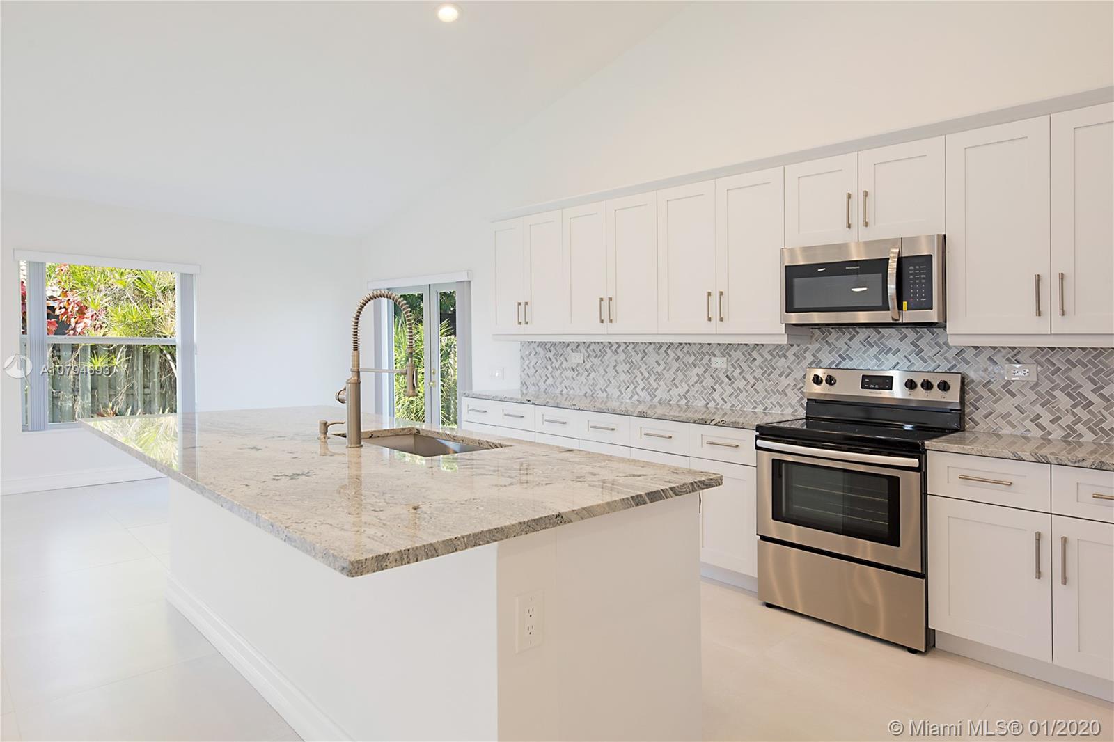 9696 West Lake Court Boca Raton, FL 33434 - Photo 10 of 27 Gallery Image 10