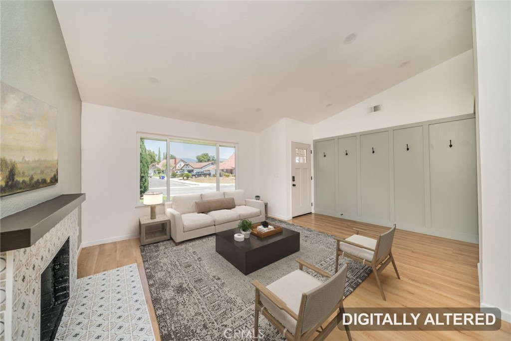1041 Sunset Circle Rialto, CA 92376 - Photo 6 of 32 Gallery Image 6