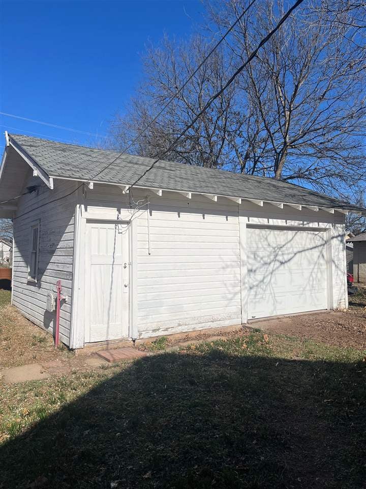 813 Delaware Perry, OK 73077 - Photo 25 of 26 Gallery Image 25