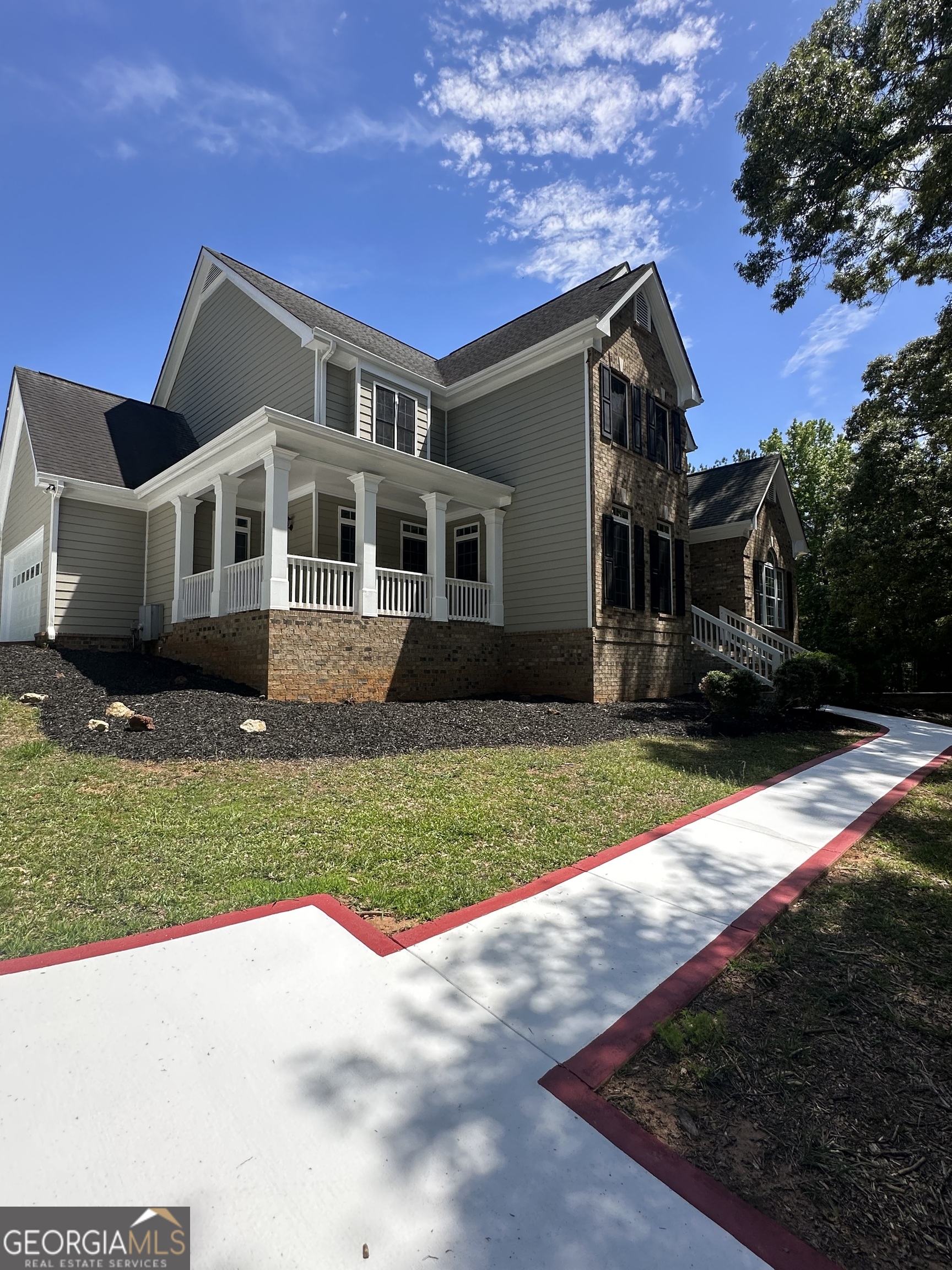 a front view of house with yard
