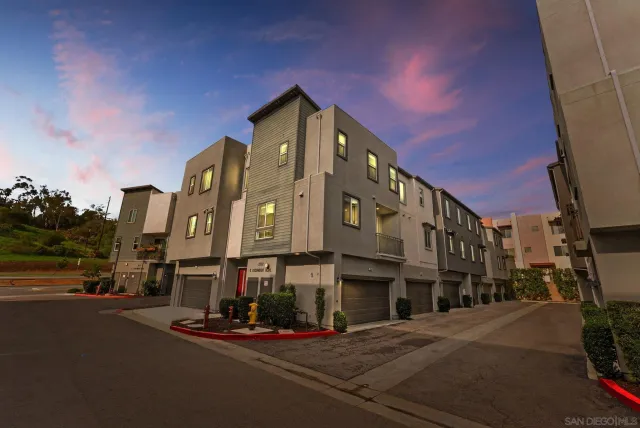 $599,000 | 2532 South Escondido Boulevard, Unit 204, Escondido, CA 92025