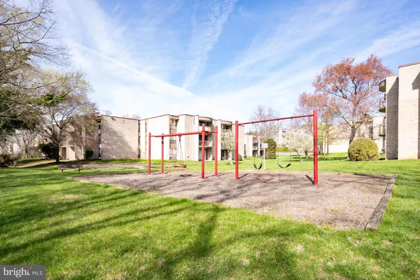 a picture of a field