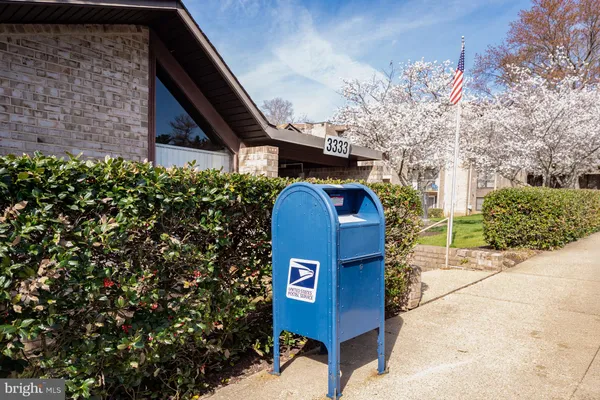 a sign on the wall of the building