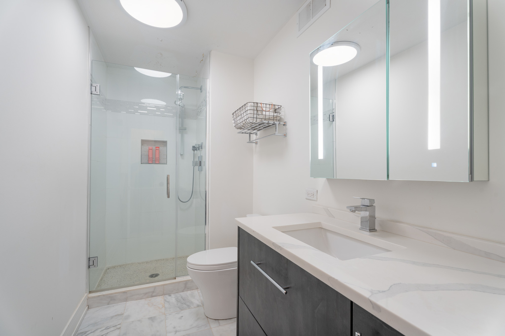 6033 North Sheridan Road, Unit 28D Chicago, IL 60660 - Photo 18 of 48