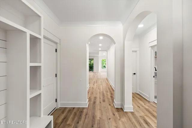 $569,900 | 102 Oostagala Drive, Loudon, TN 37774