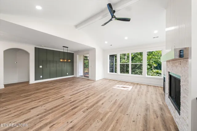 $569,900 | 102 Oostagala Drive, Loudon, TN 37774