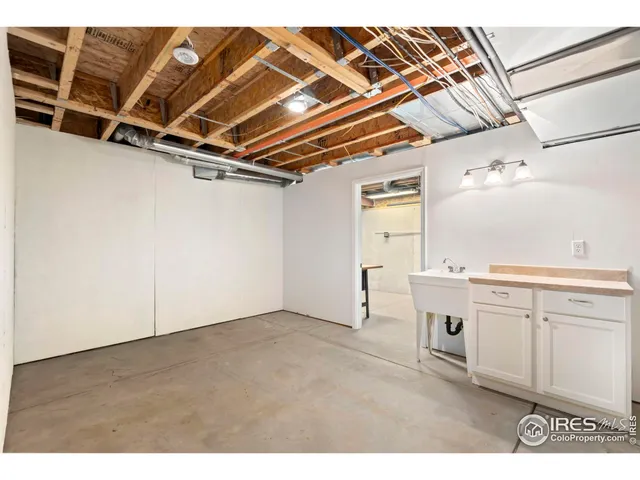 a view of a storage & utility room