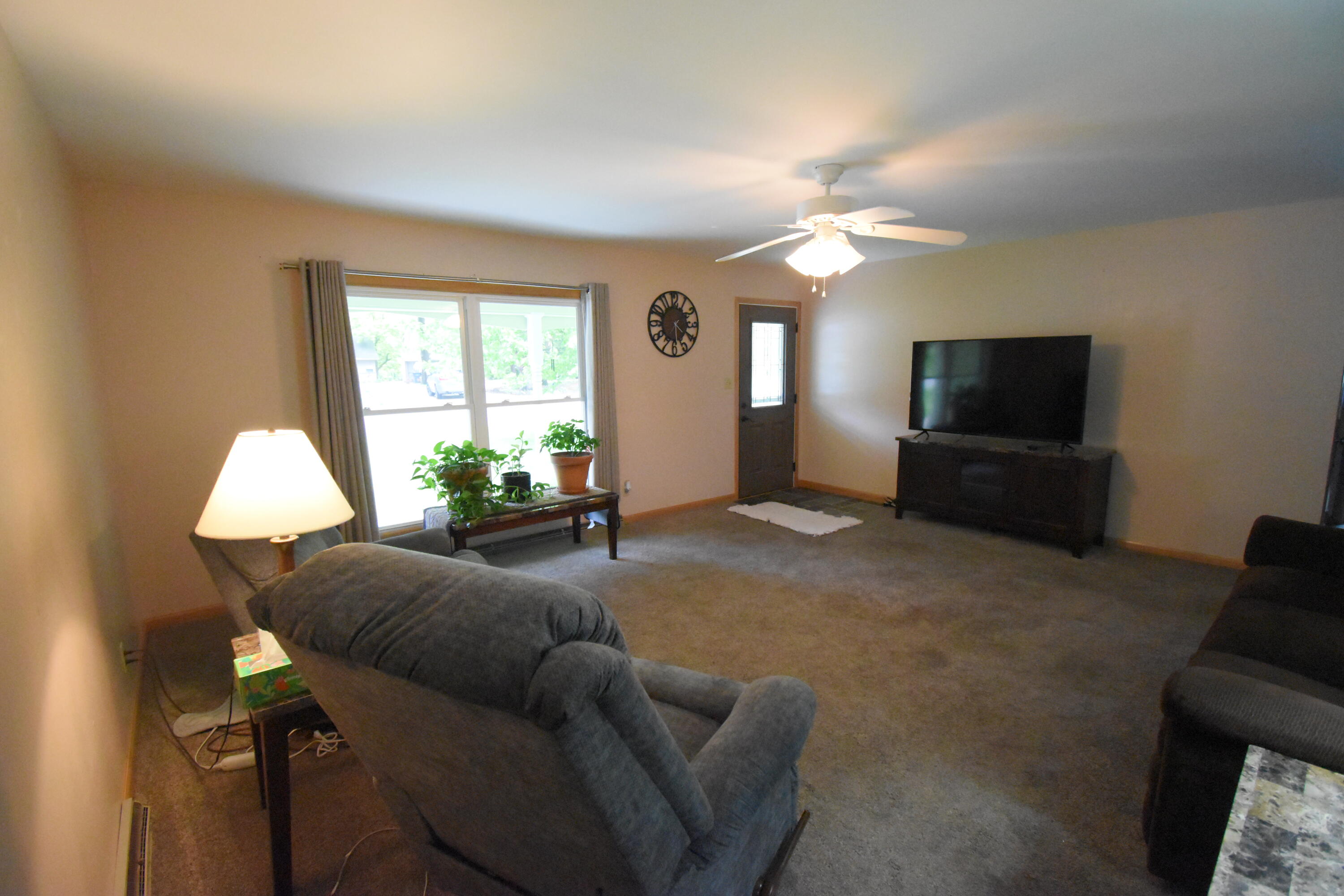 910 East Stewart Drive Rensselaer, IN 47978 - Photo 13 of 39 3000x2000