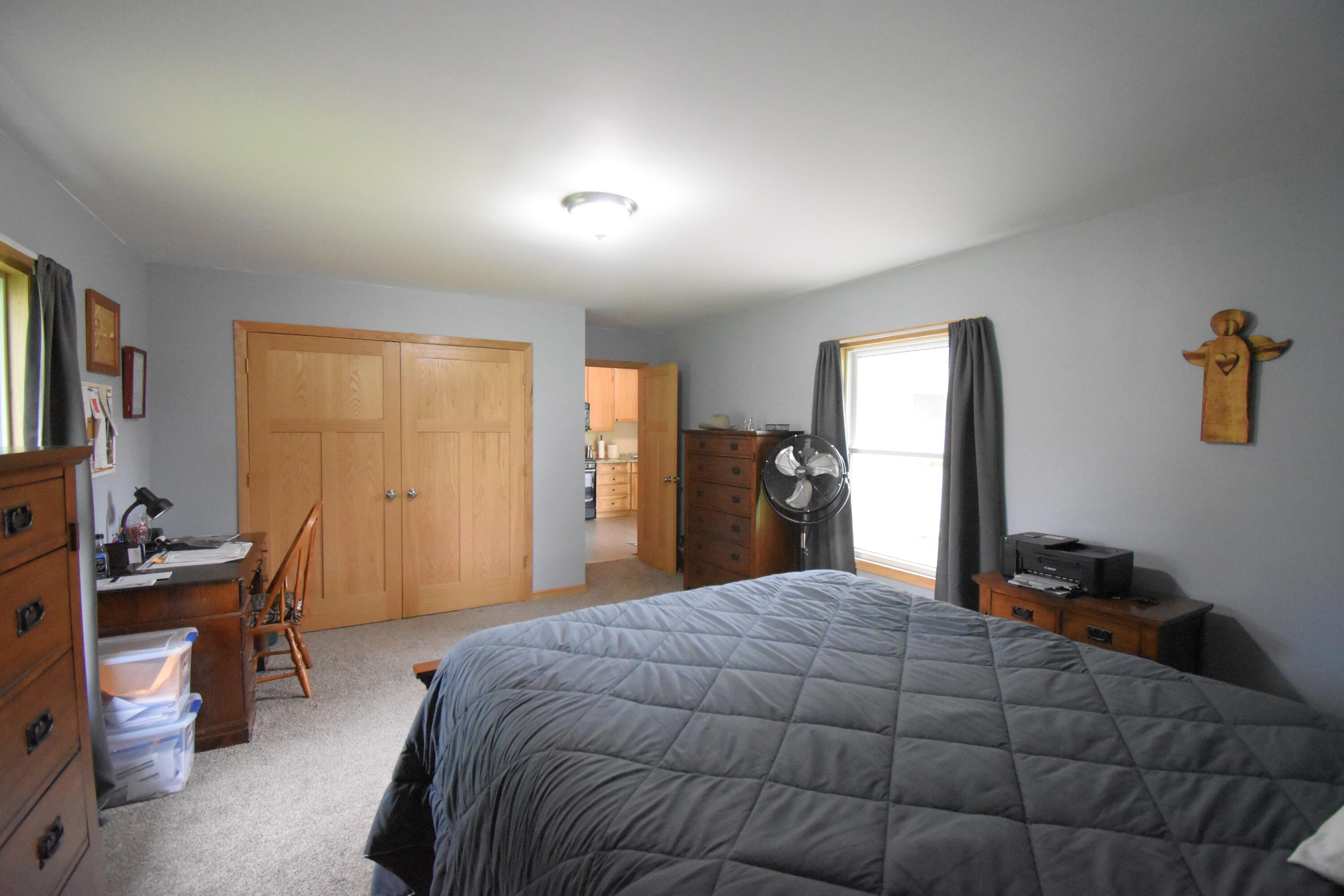 910 East Stewart Drive Rensselaer, IN 47978 - Photo 25 of 39 3000x2000