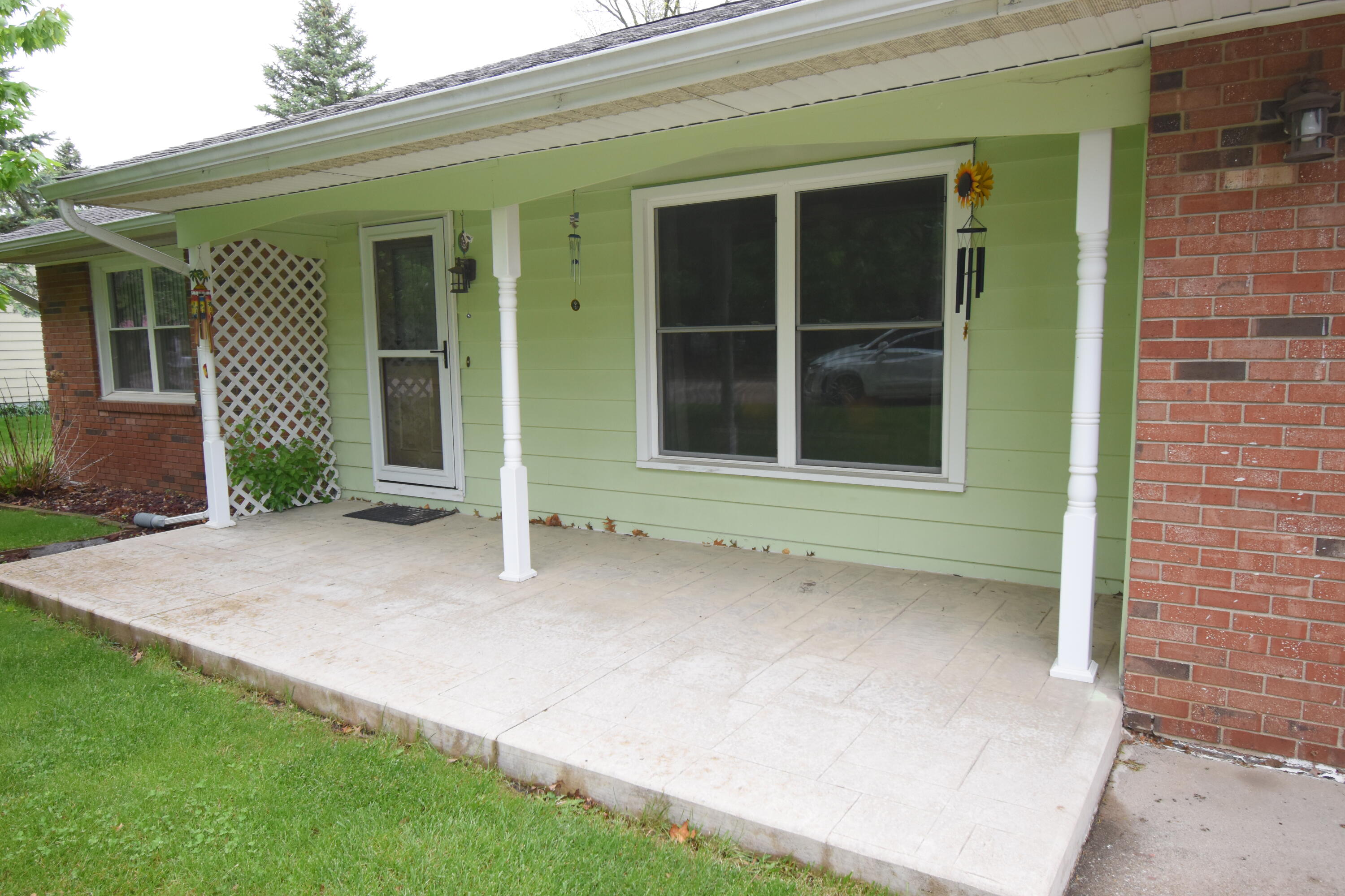 910 East Stewart Drive Rensselaer, IN 47978 - Photo 4 of 39 3000x2000