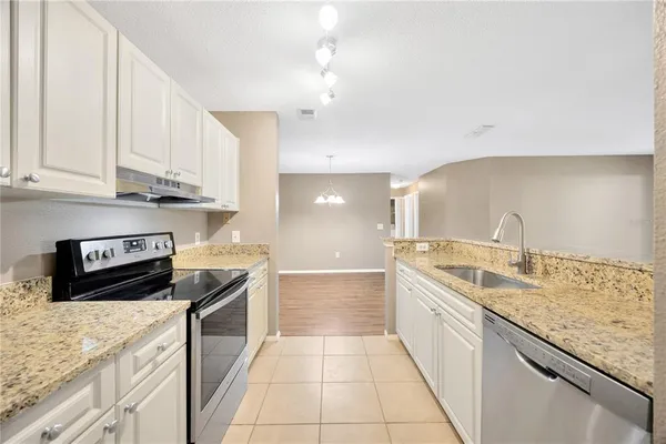 $1,695 | 9481 Highland Oak Drive, Unit 606, Tampa, FL 33647