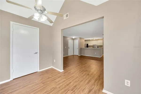 $1,695 | 9481 Highland Oak Drive, Unit 606, Tampa, FL 33647