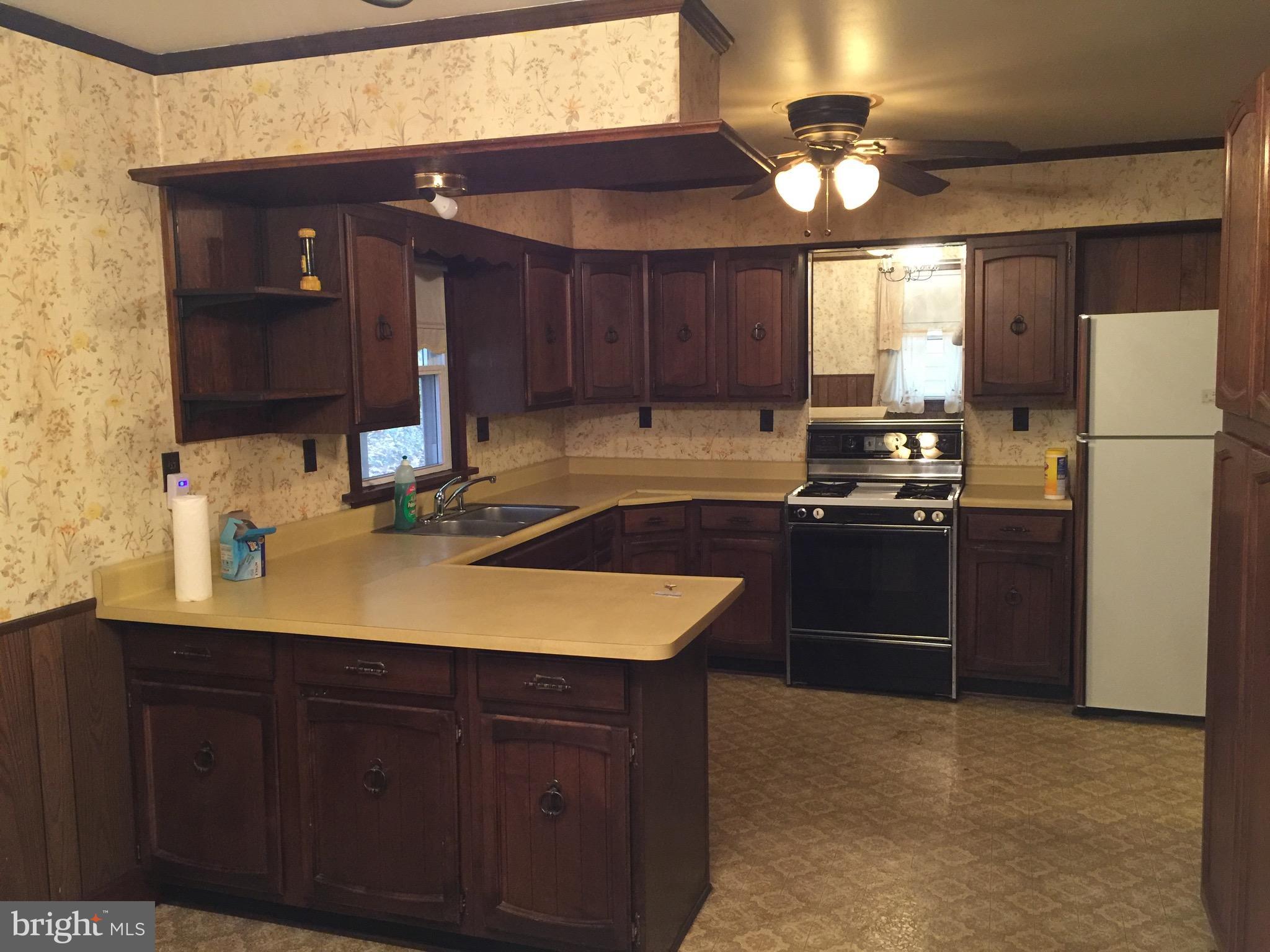16010 Baden Naylor Road Brandywine, MD 20613 - Photo 3 of 29 Kitchen