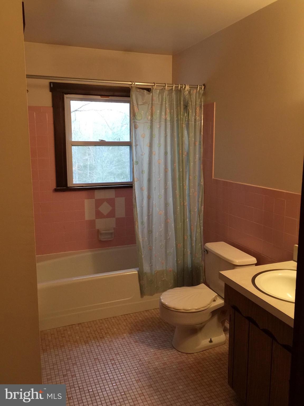 16010 Baden Naylor Road Brandywine, MD 20613 - Photo 26 of 29 Upstairs Bath