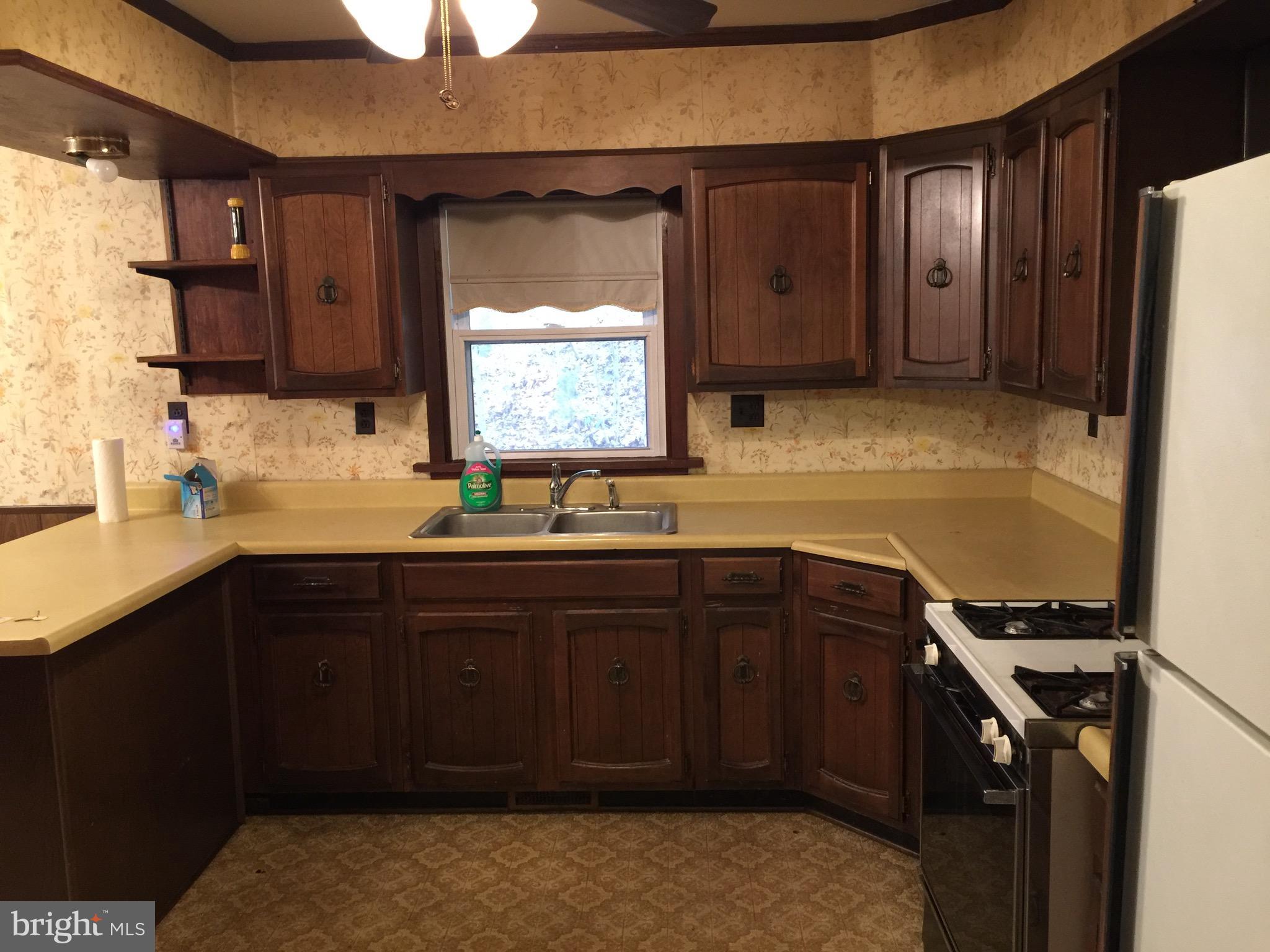 16010 Baden Naylor Road Brandywine, MD 20613 - Photo 5 of 29 Kitchen