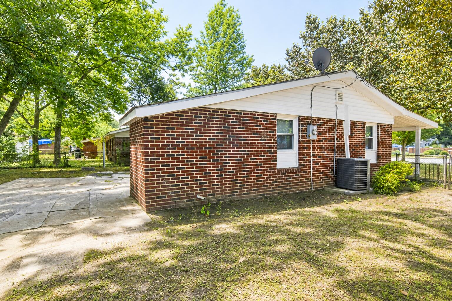 808 East Boundary Augusta, GA 30901 - Photo 16 of 17 Side yard